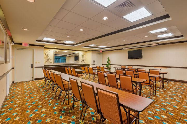 Holiday Inn Express & Suites Alpine Southeast by IHG
