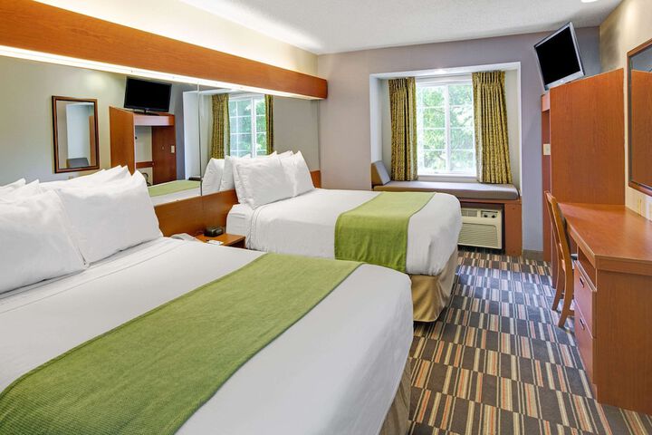 Microtel Inn & Suites by Wyndham Cherokee