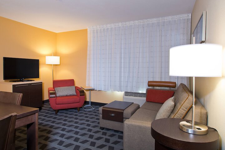 Room 17 of 24
