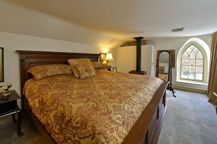 Room 40 of 61