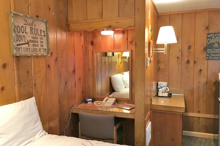 Room 163 of 183