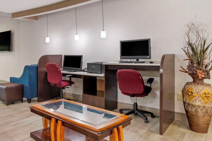 Business Center 39 of 39