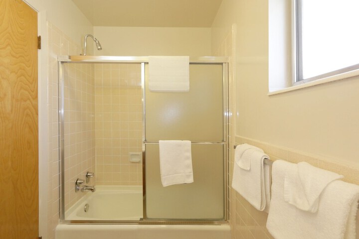 Room 11 of 26