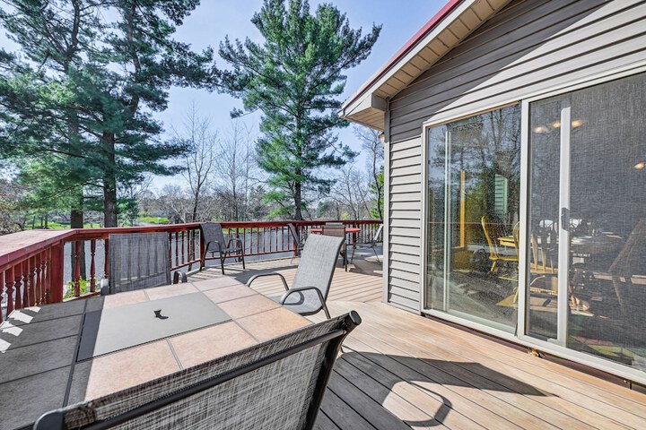 Lake Wissota Home w / Private Dock + Fire Pit!