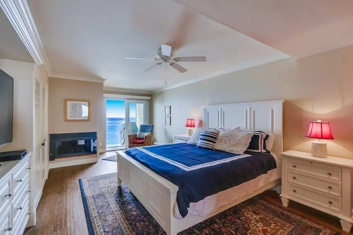 Work-Friendly Oceanfront Condo with Pool and Spa Access SURF25 by RedAwning