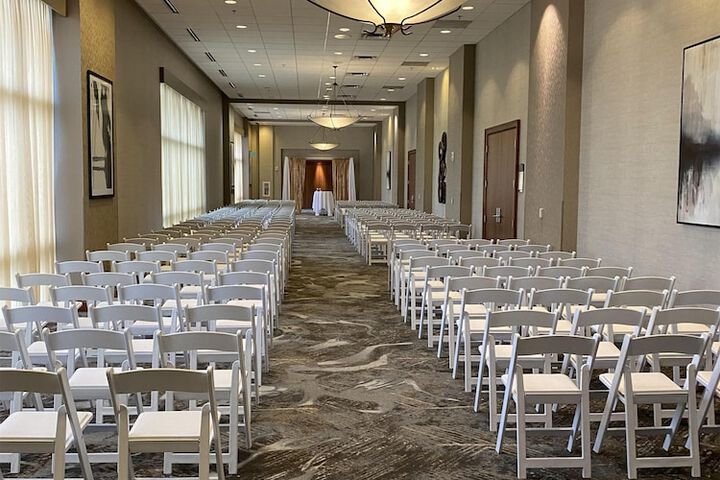 DoubleTree by Hilton Bay City - Riverfront