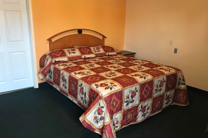 Room 12 of 14