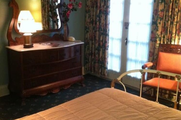 Room 21 of 49