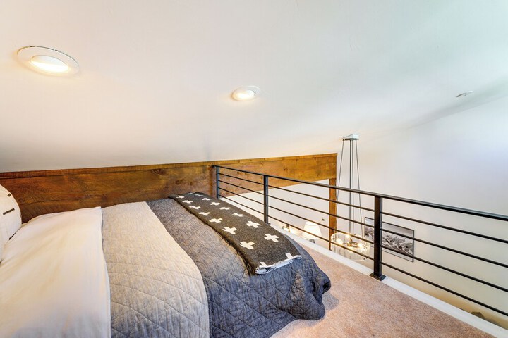 Walk to Main St. & Lifts: Ketchum Townhouse!