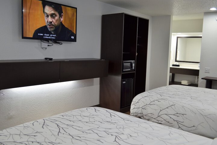 Room 14 of 25