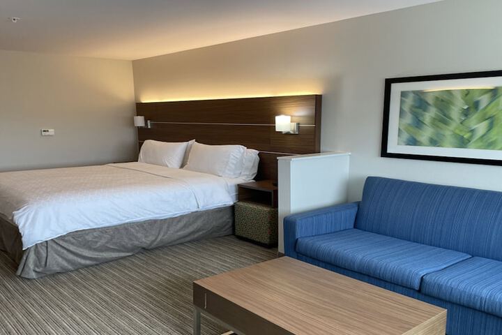Holiday Inn Express & Suites Brenham South by IHG