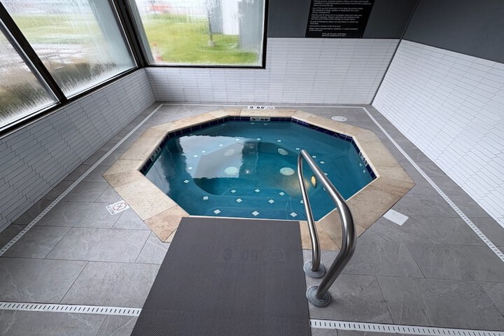 Pool 10 of 51