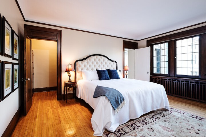 Room 25 of 62
