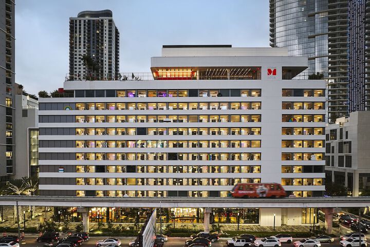 Hotel 2 of 33