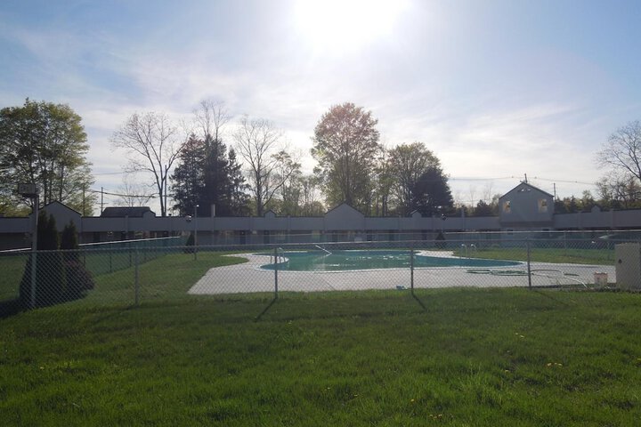 Pool 7 of 60