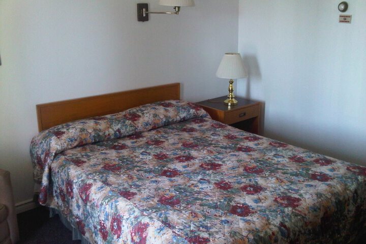 Room 7 of 14