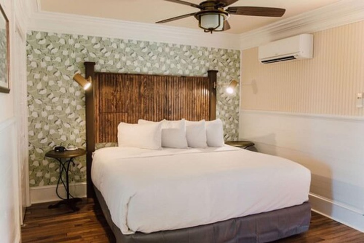 Room 16 of 53