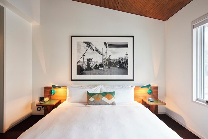 Room 46 of 104