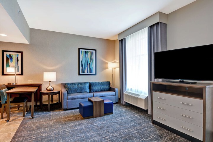 Room 26 of 48
