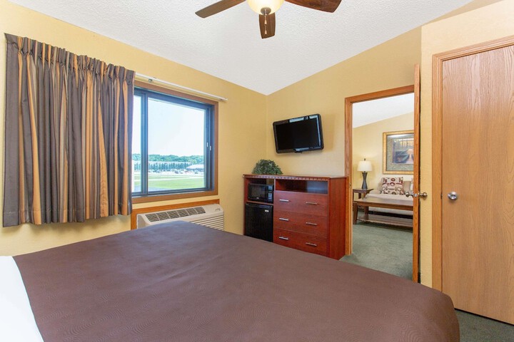 Room 25 of 81