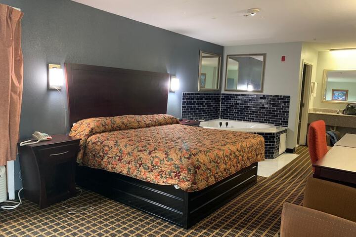 Room 9 of 13