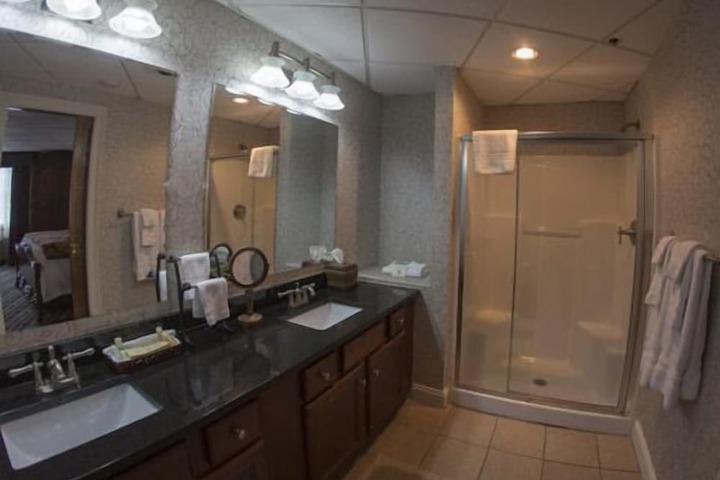 Room 9 of 25