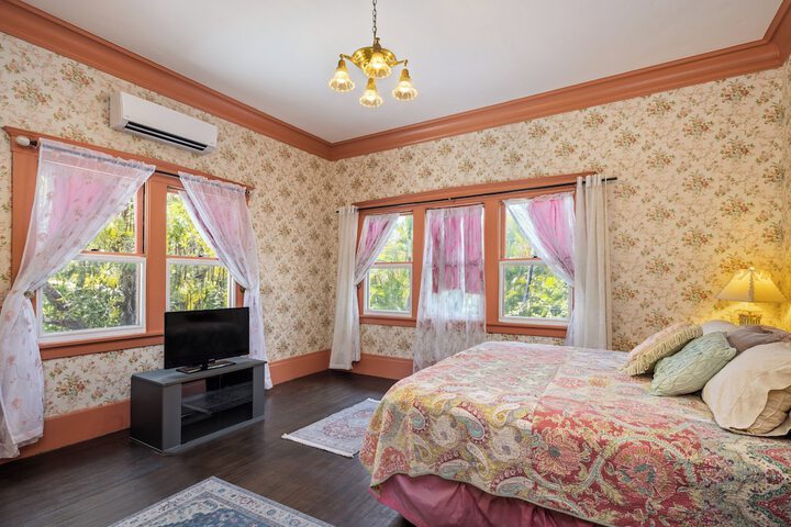 Room 16 of 21