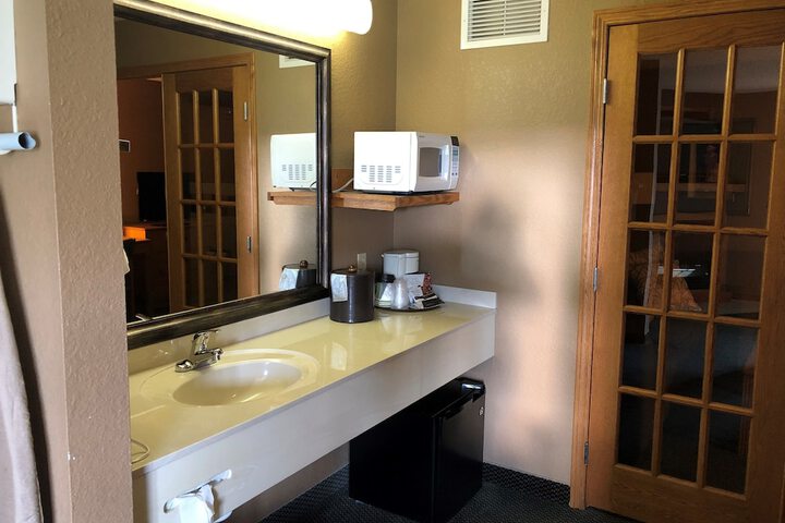 Room 10 of 42