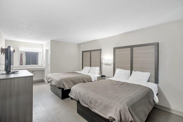 Room 9 of 14