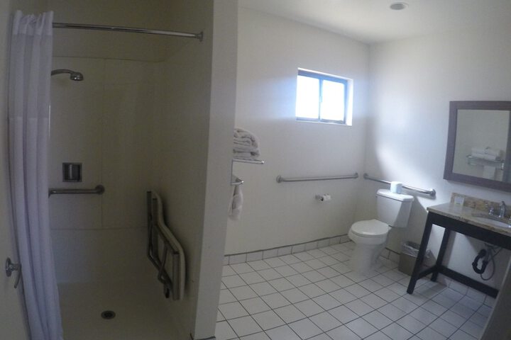 Room 12 of 34