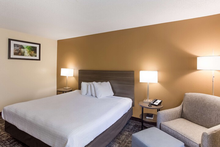 Room 16 of 28