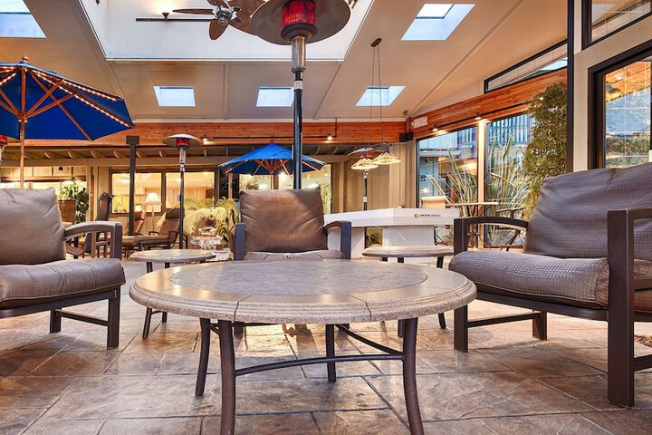 Best Western Plus Humboldt Bay Inn