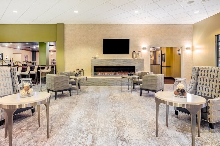 Holiday Inn Lafayette-City Centre by IHG