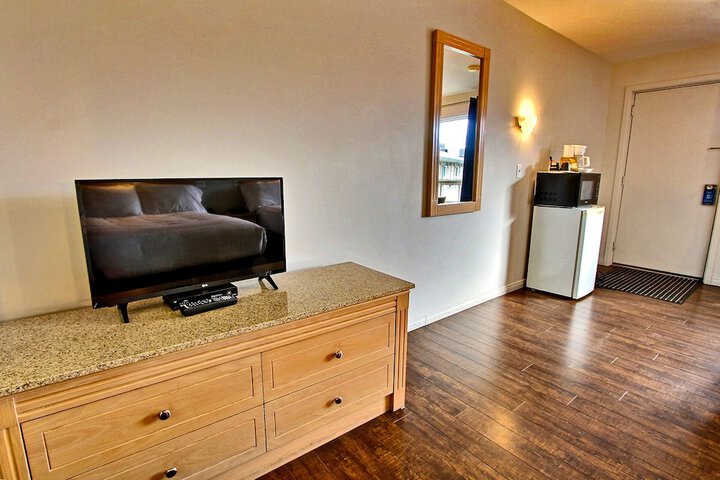 Room 12 of 36