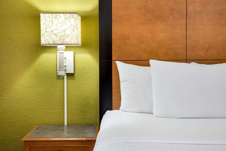Room 16 of 32