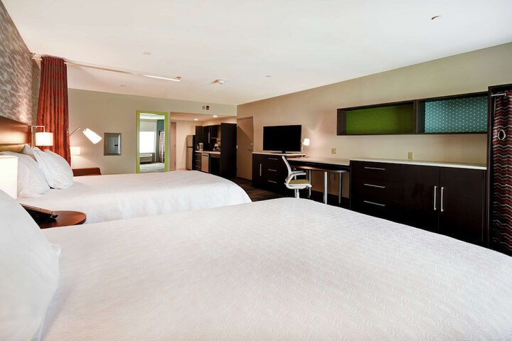 Room 28 of 47