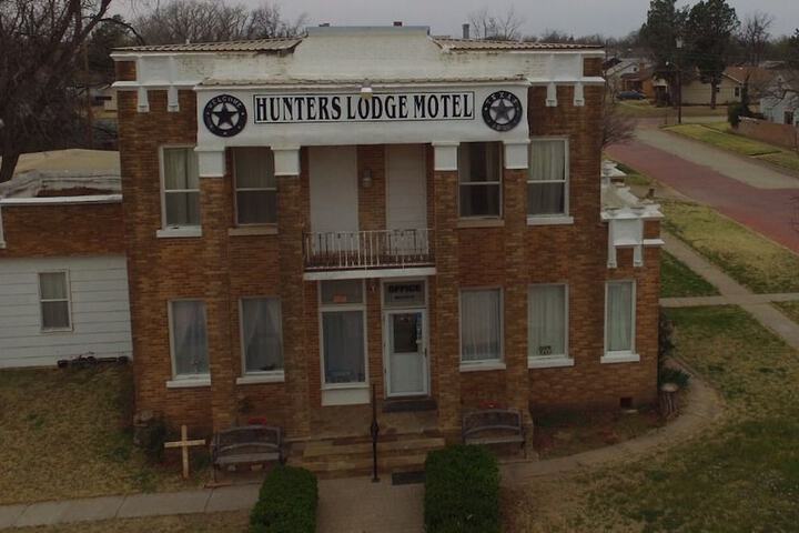 Hunters Lodge Motel