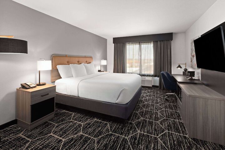 La Quinta Inn & Suites by Wyndham Meridian