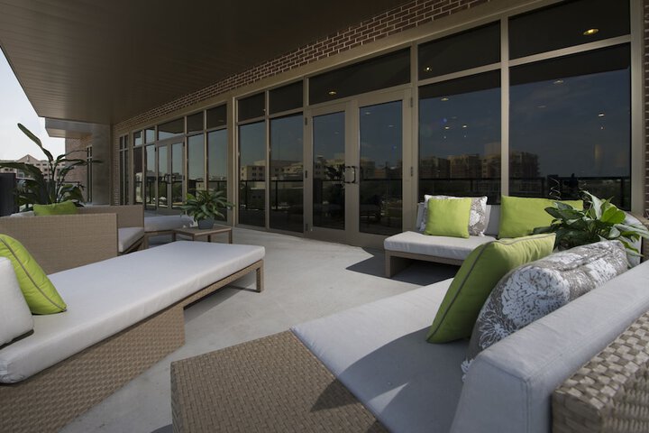 Sundeck 84 of 86