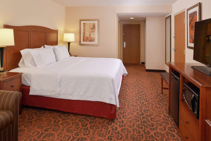 Room 27 of 66