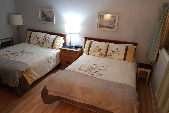 Room 10 of 33