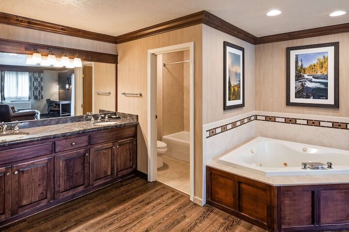 Best Western Plus Flathead Lake Inn & Suites