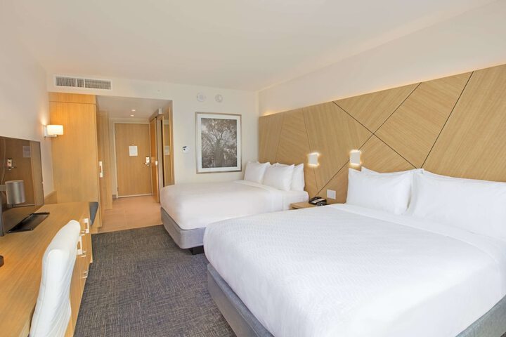 Room 32 of 73