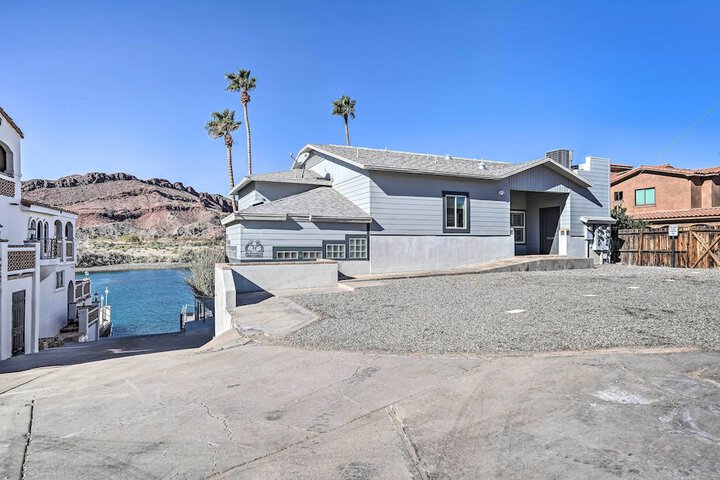 Spacious Parker House on the Colorado River!