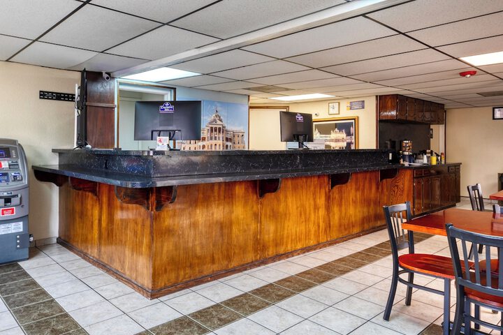 Executive Inn & Suites