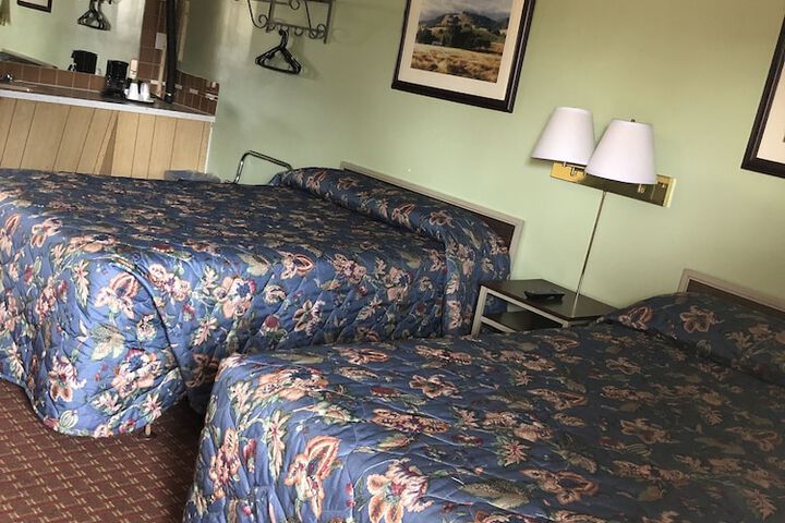 Downtown motel