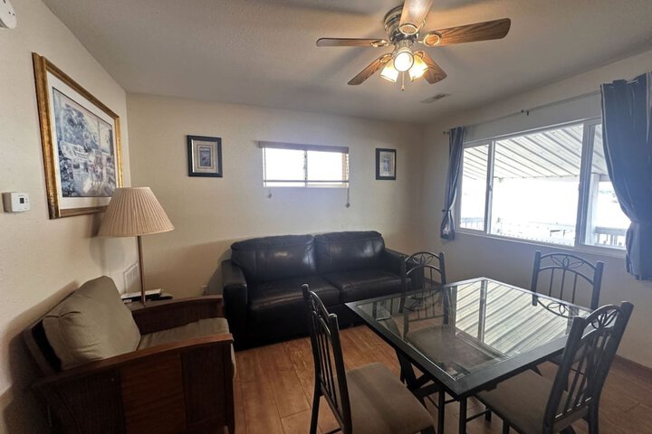 Room 215 of 299