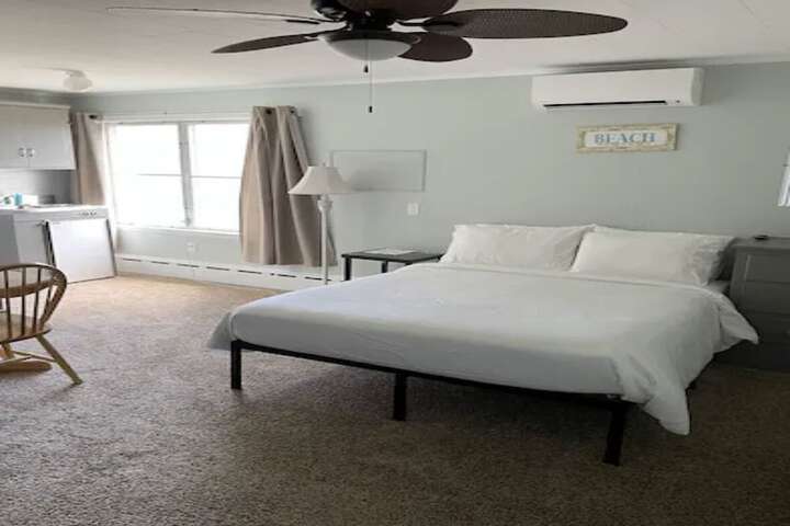 Room 13 of 38