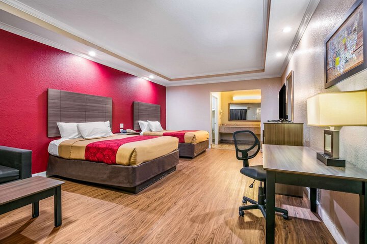 Room 10 of 23
