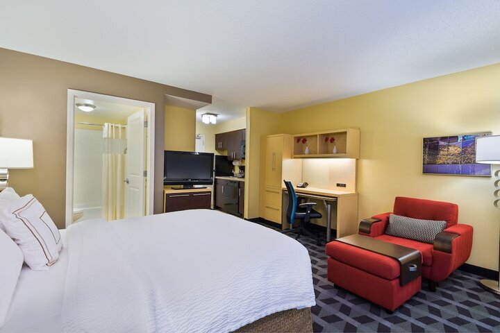 Room 17 of 24